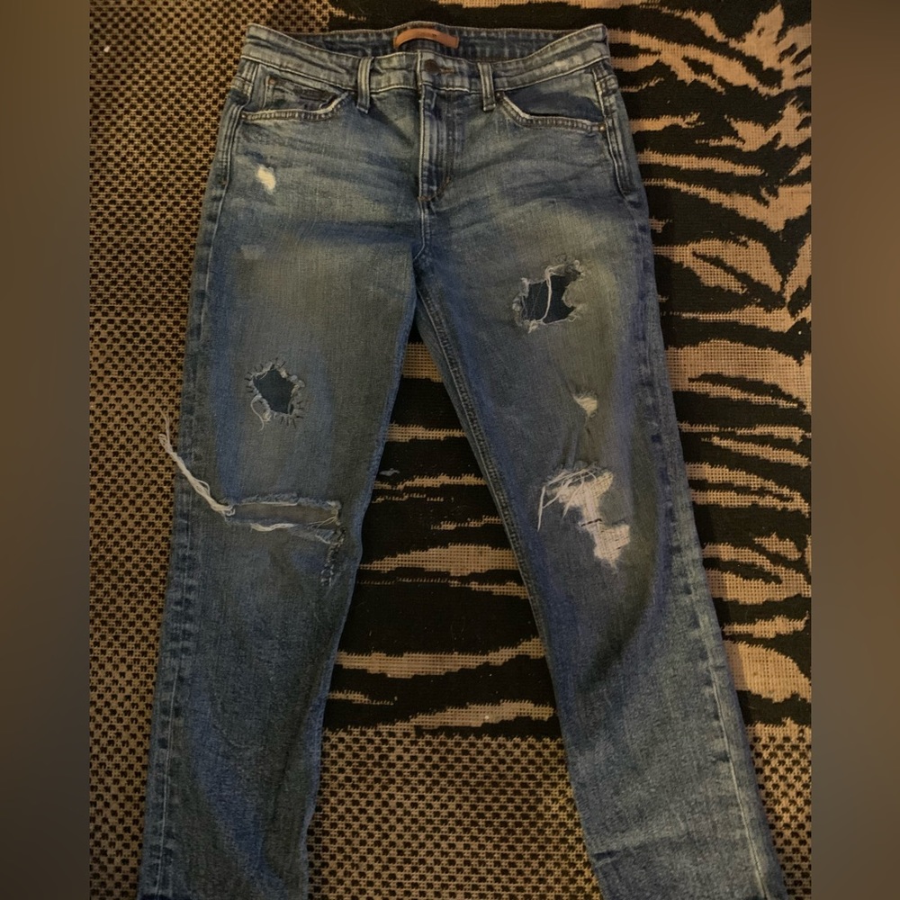 Joe’s crop boyfriend jeans, waist 30 Inches/ inside seam 25 1/2 with holes.